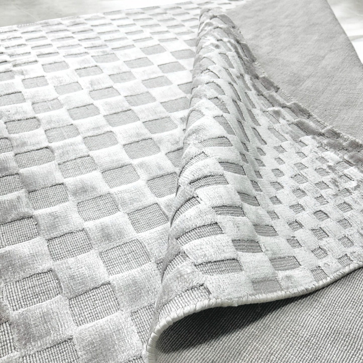 Textured Mosaic Handloomed Viscose Carpet