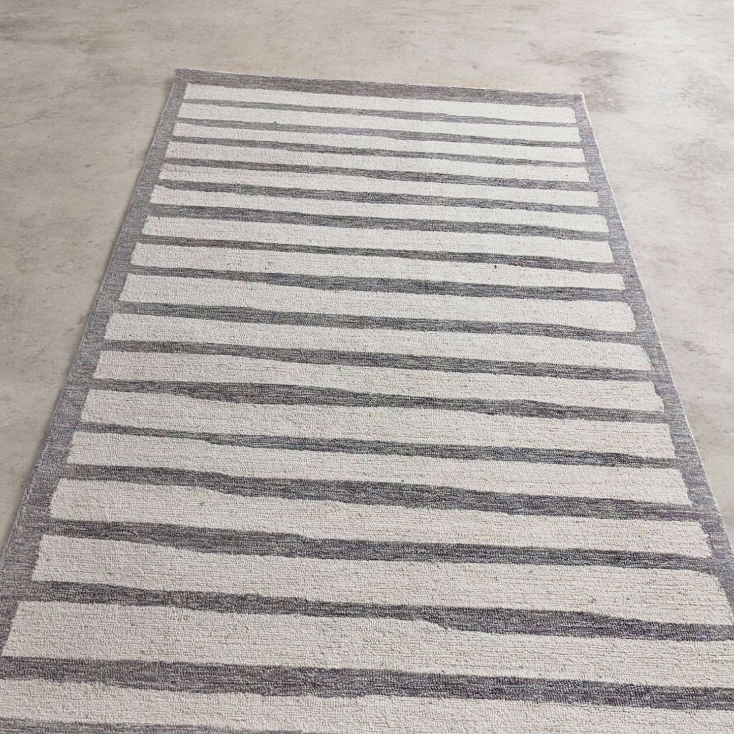Linear Harmony Hand-Tufted Wool and Jute Carpet
