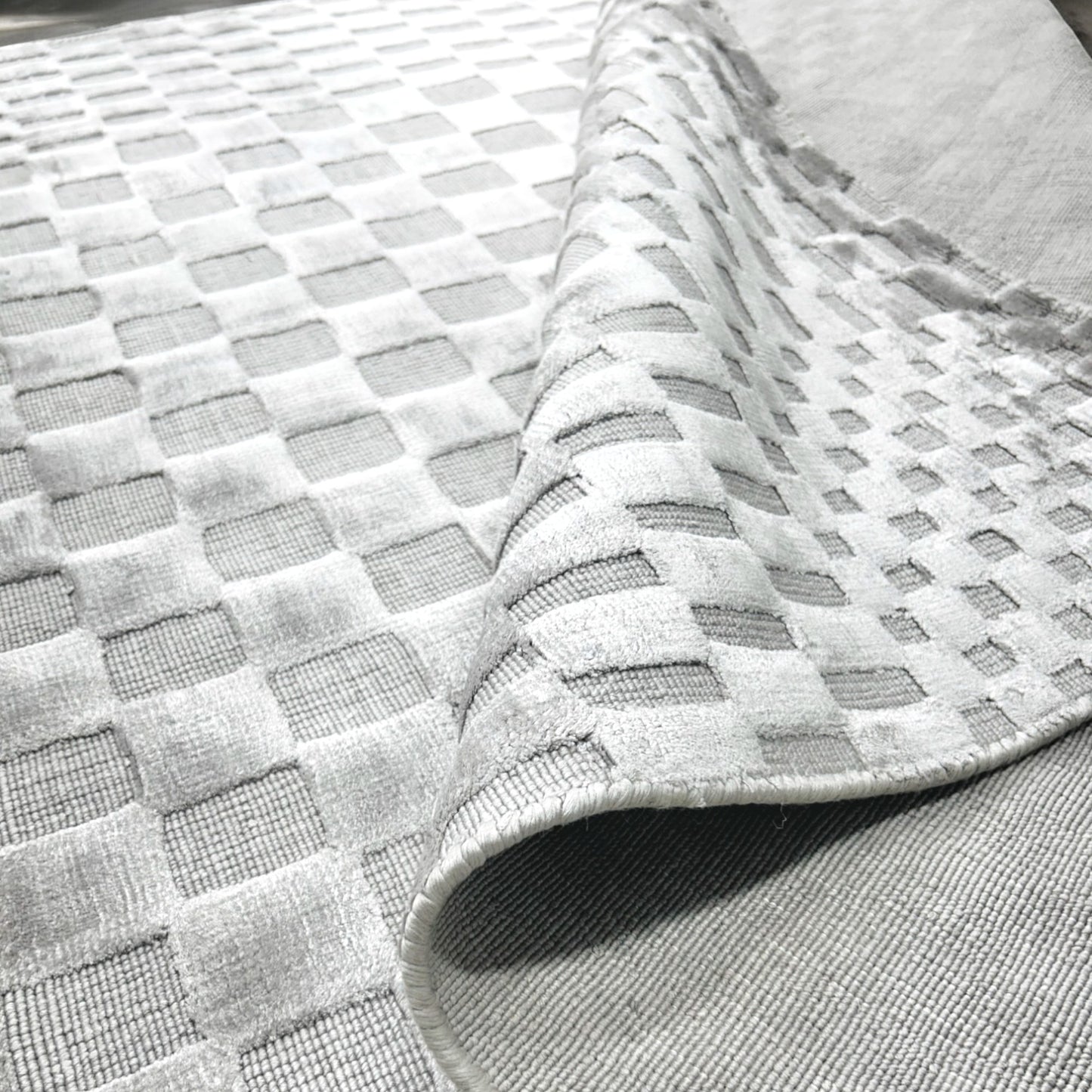 Textured Mosaic Handloomed Viscose Carpet