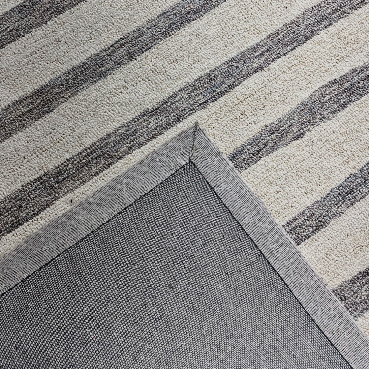 Linear Harmony Hand-Tufted Wool and Jute Carpet
